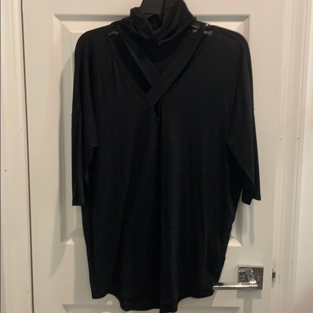 Criss- cross front tunic style top!